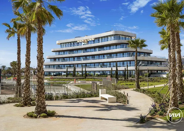 아파트 Vivi Homes - Sunrise Pool, Sauna, Gym, Terrace & Sea View 토레몰리노스