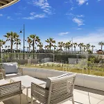 Vivi Homes - Sunrise Pool, Sauna, Gym, Terrace & Sea View *