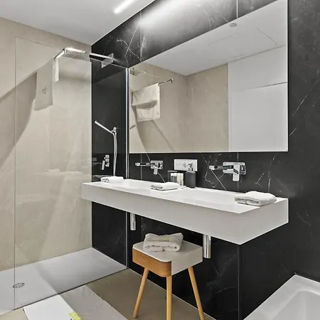 Vivi Homes - Sunrise Pool, Sauna, Gym, Terrace & Sea View Appartement Torremolinos