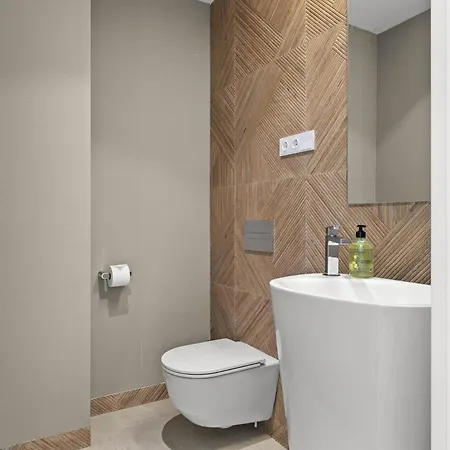 Vivi Homes - Sunrise Pool, Sauna, Gym, Terrace & Sea View